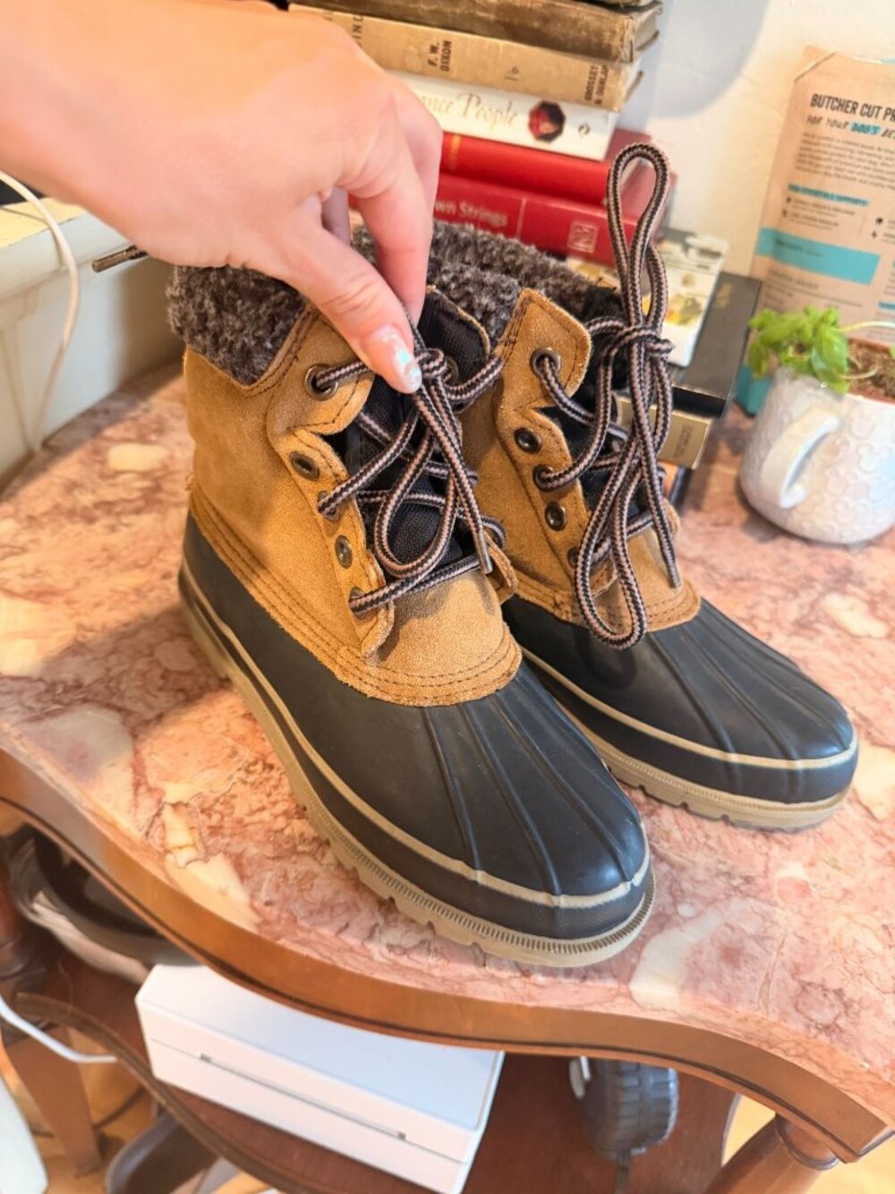Cherokee Thermolite duck boots womens size 6 leather Steel shank
